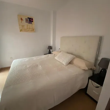 Bonito Centrico Y Cerca De La Playa En Fuengirolamalaga アパート フエンヒロラ